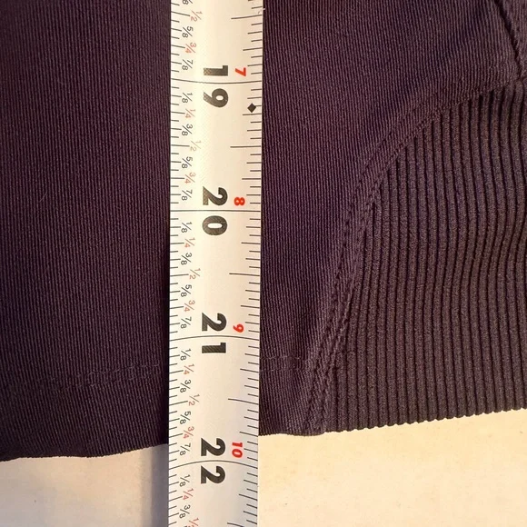 Nike Dri Fit Women’s Size Medium Black Embroidered Track Running Gym Jacket - Picture 9 of 9